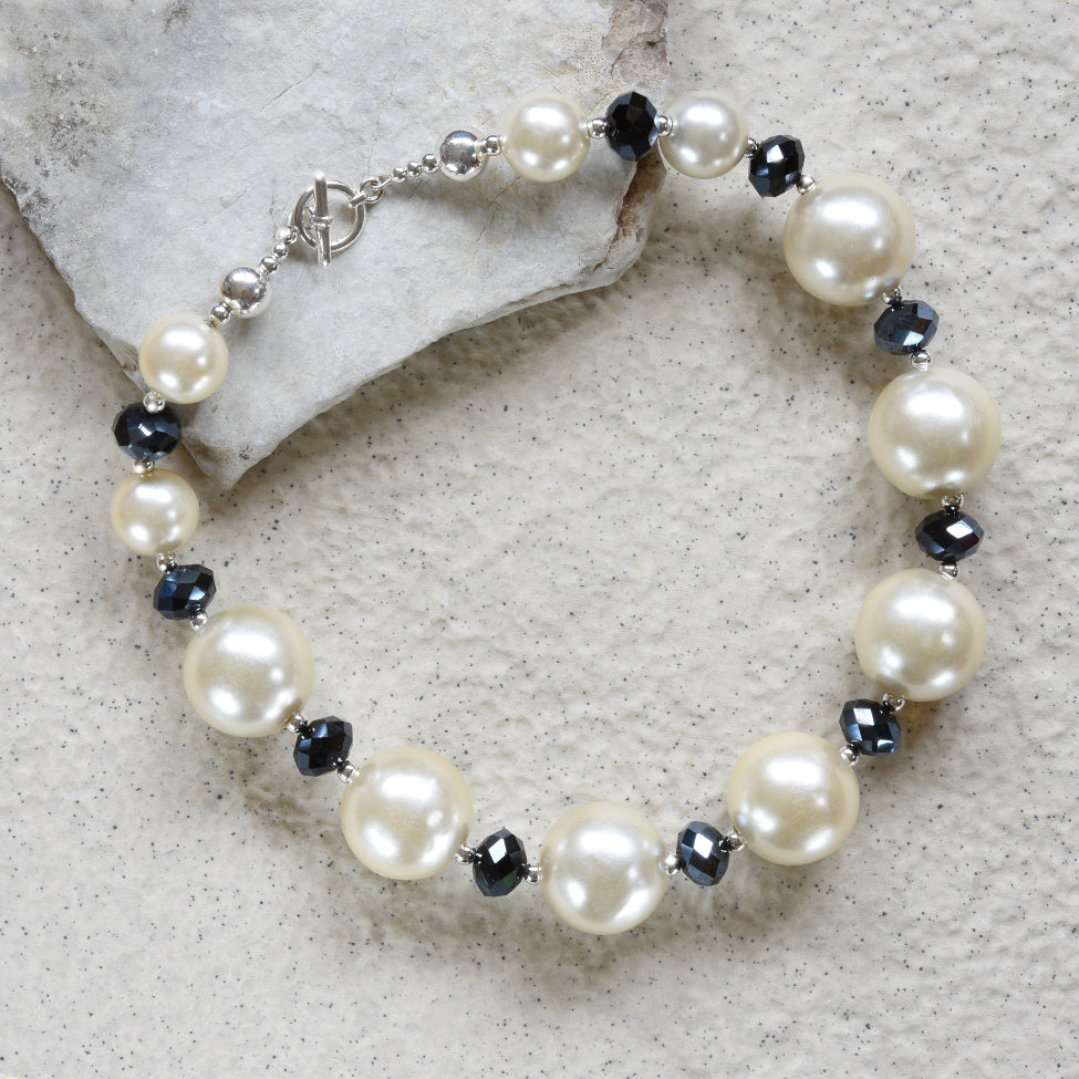 Auriel pearl, haematite crystal and silver necklace by Elli