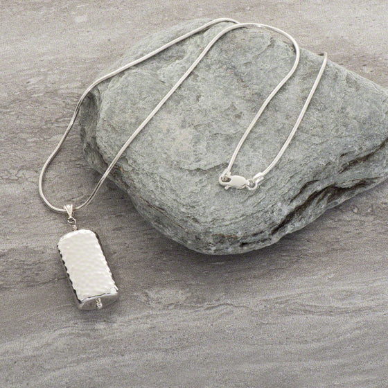 Iona sterling silver rectangular hammered pendant/chain by Elli