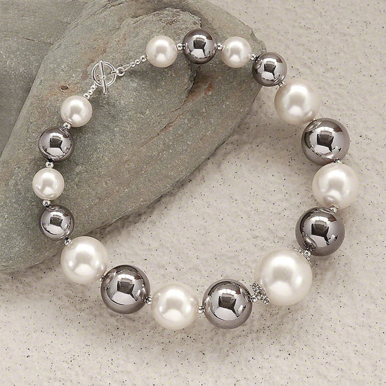 Pia gunmetal and pearl graduated necklace by Elli