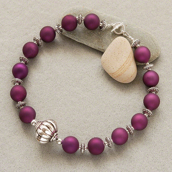Paloma purple satin matt and antique silver necklace by Elli