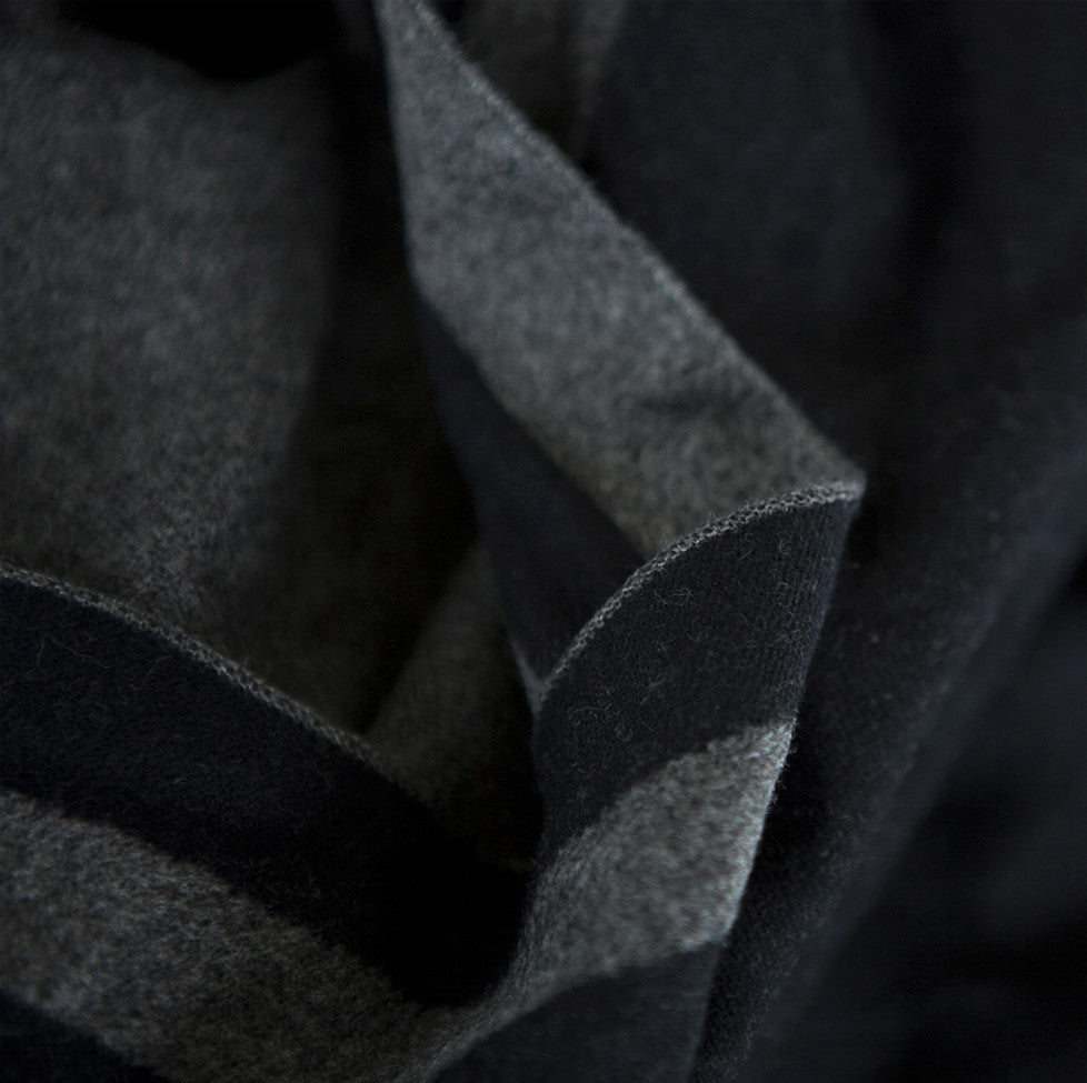 Tutti luxurious grey/black wrap with selvedge edge detail - Ellimonelli