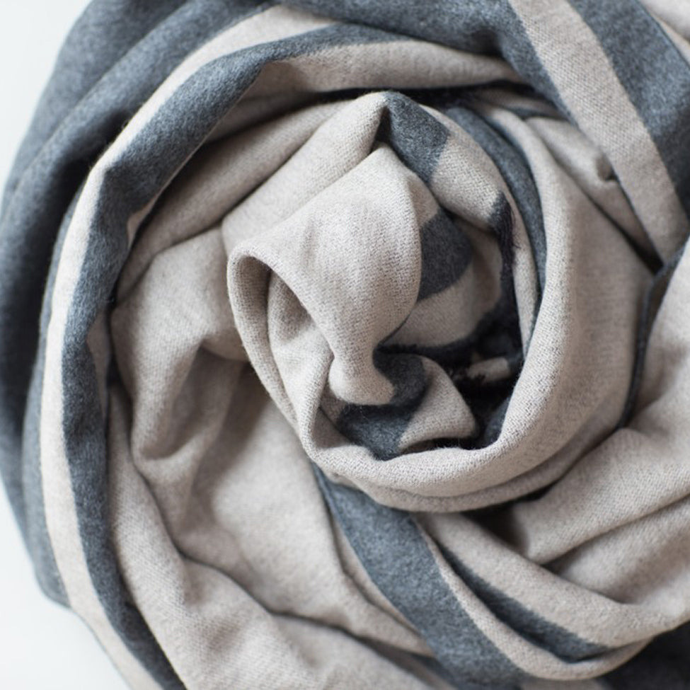 Tutti luxurious stone/grey wrap with selvedge edge - Ellimonelli